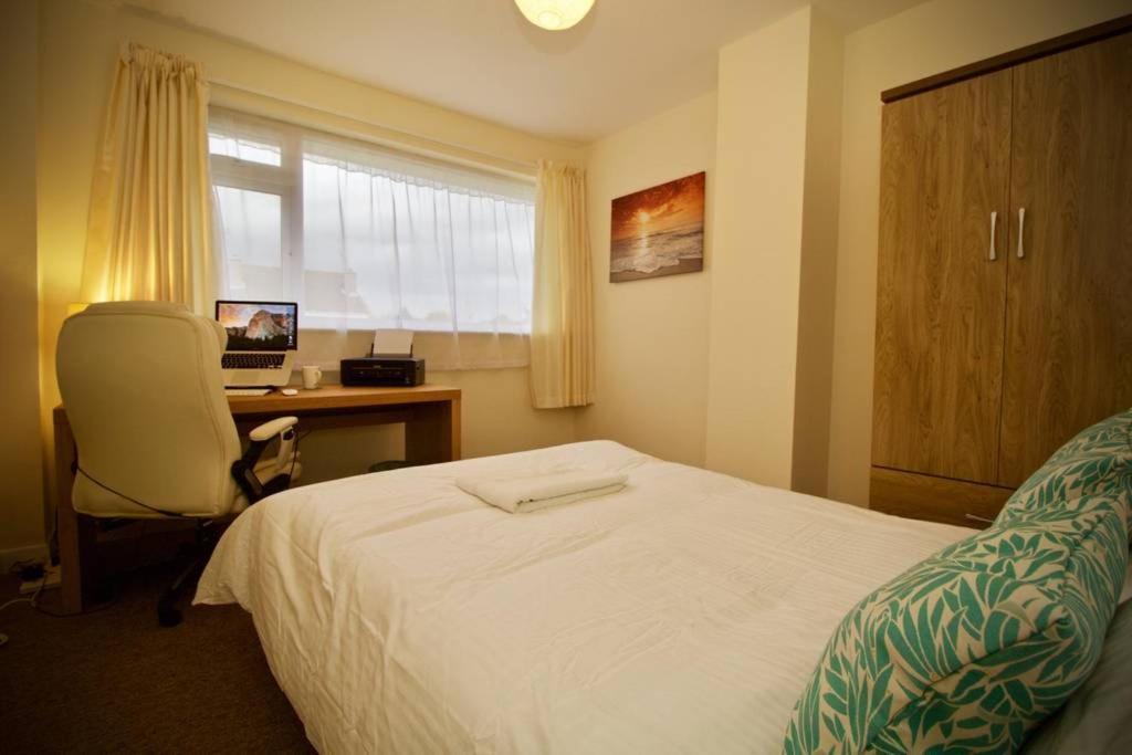 Henry'S Guesthouse Bath Esterno foto
